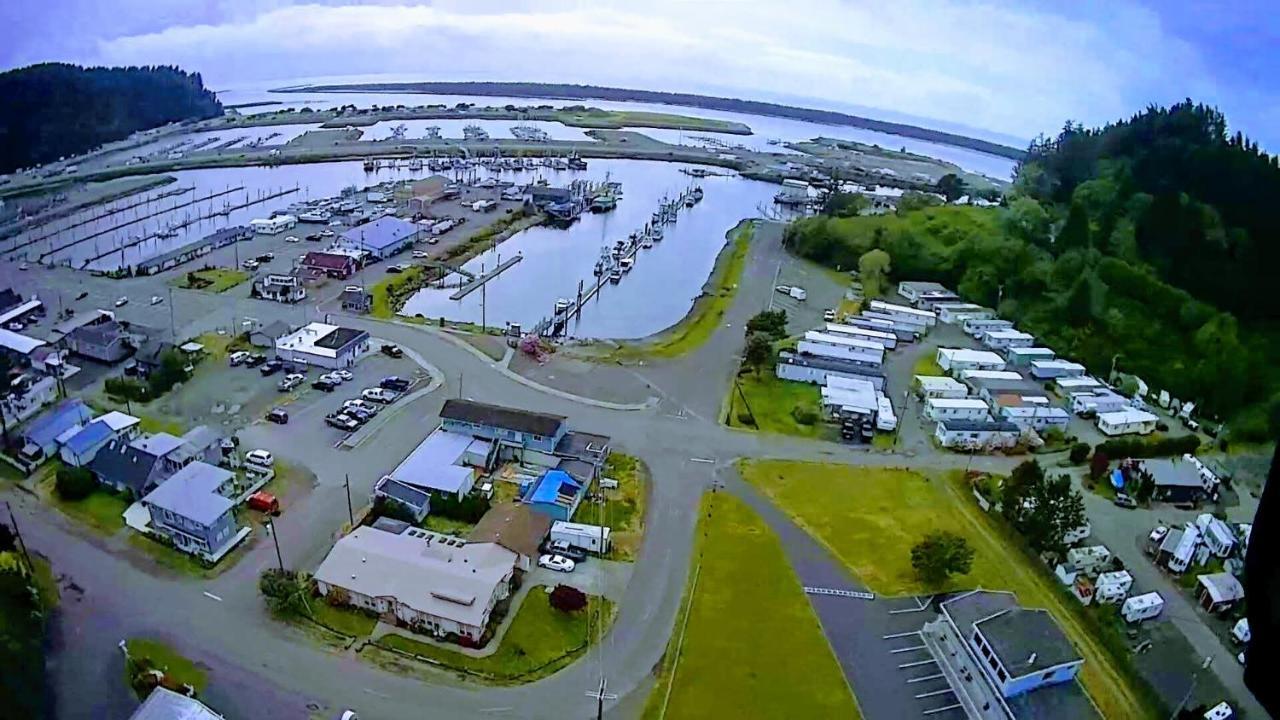 Winchester Bay Inn Reedsport Exteriör bild